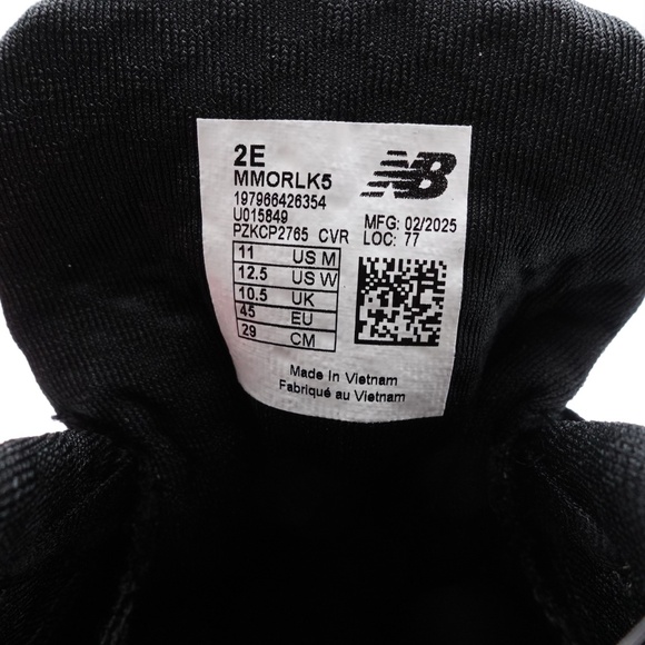 NEW New Balance Fresh Foam X More v5 Sneakers WIDE 2E MMORLK5 Black/Linen/Silver - Picture 6 of 9